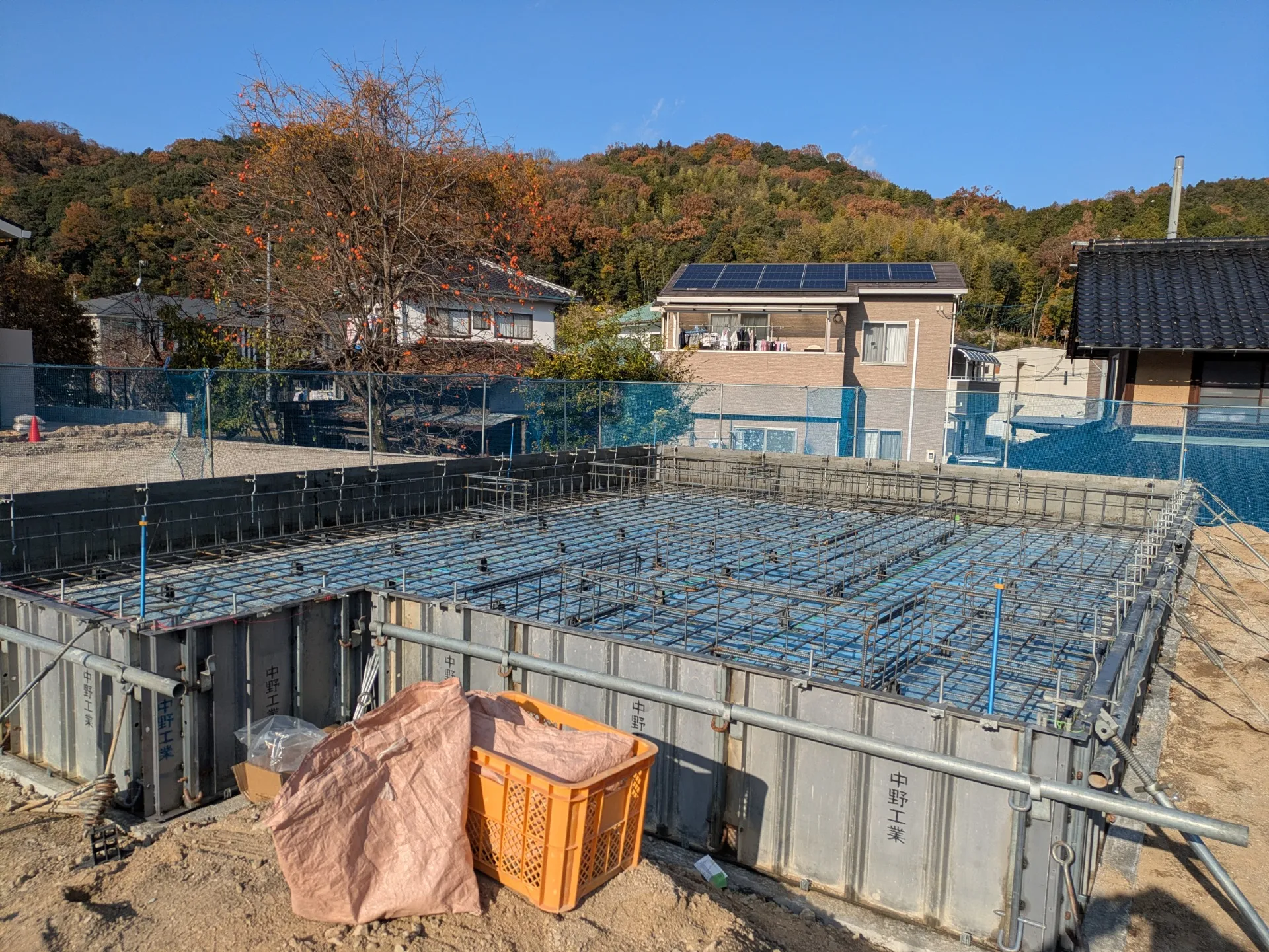 基礎工事、型枠、配筋